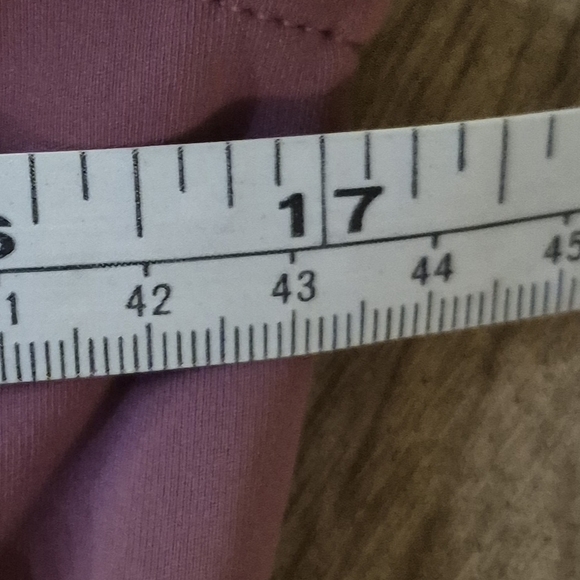 Mauve Ruffled SpandexTop. - Picture 6 of 9